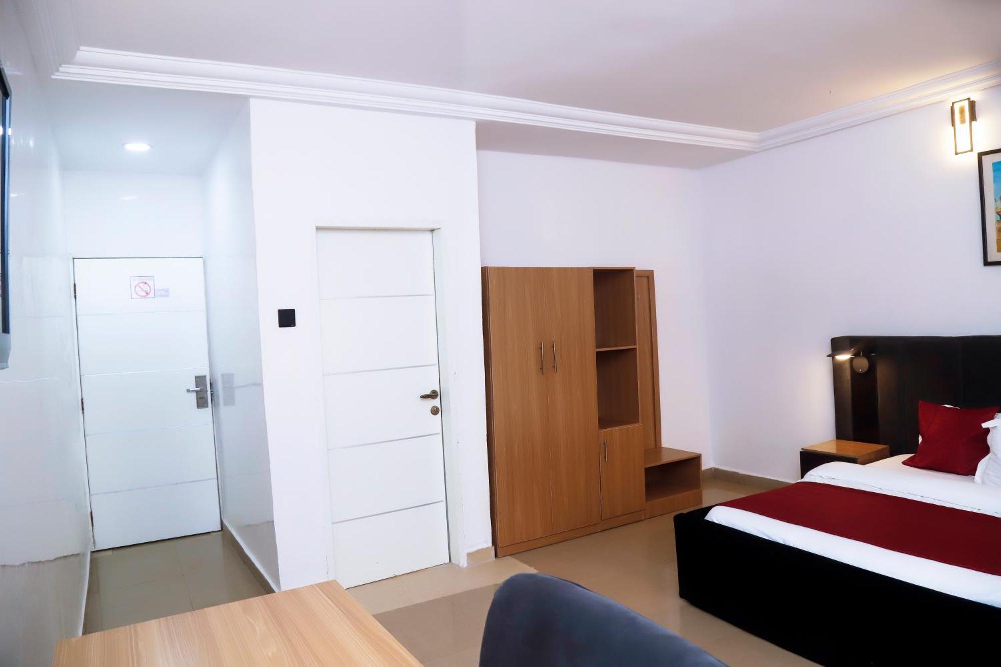 אבוג'ה Western Dreams Hotel מראה חיצוני תמונה