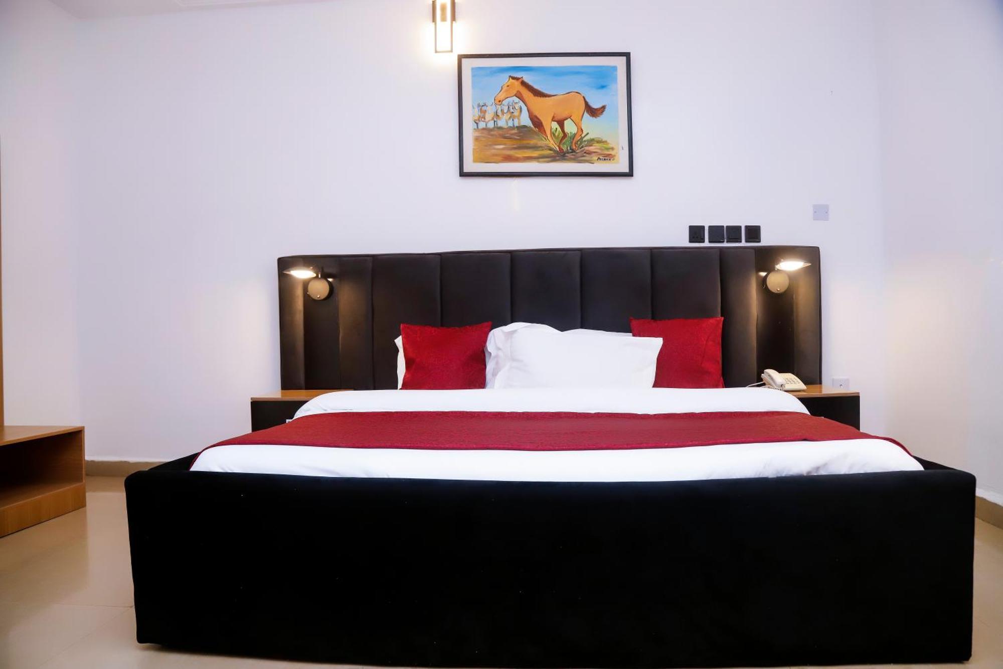אבוג'ה Western Dreams Hotel מראה חיצוני תמונה