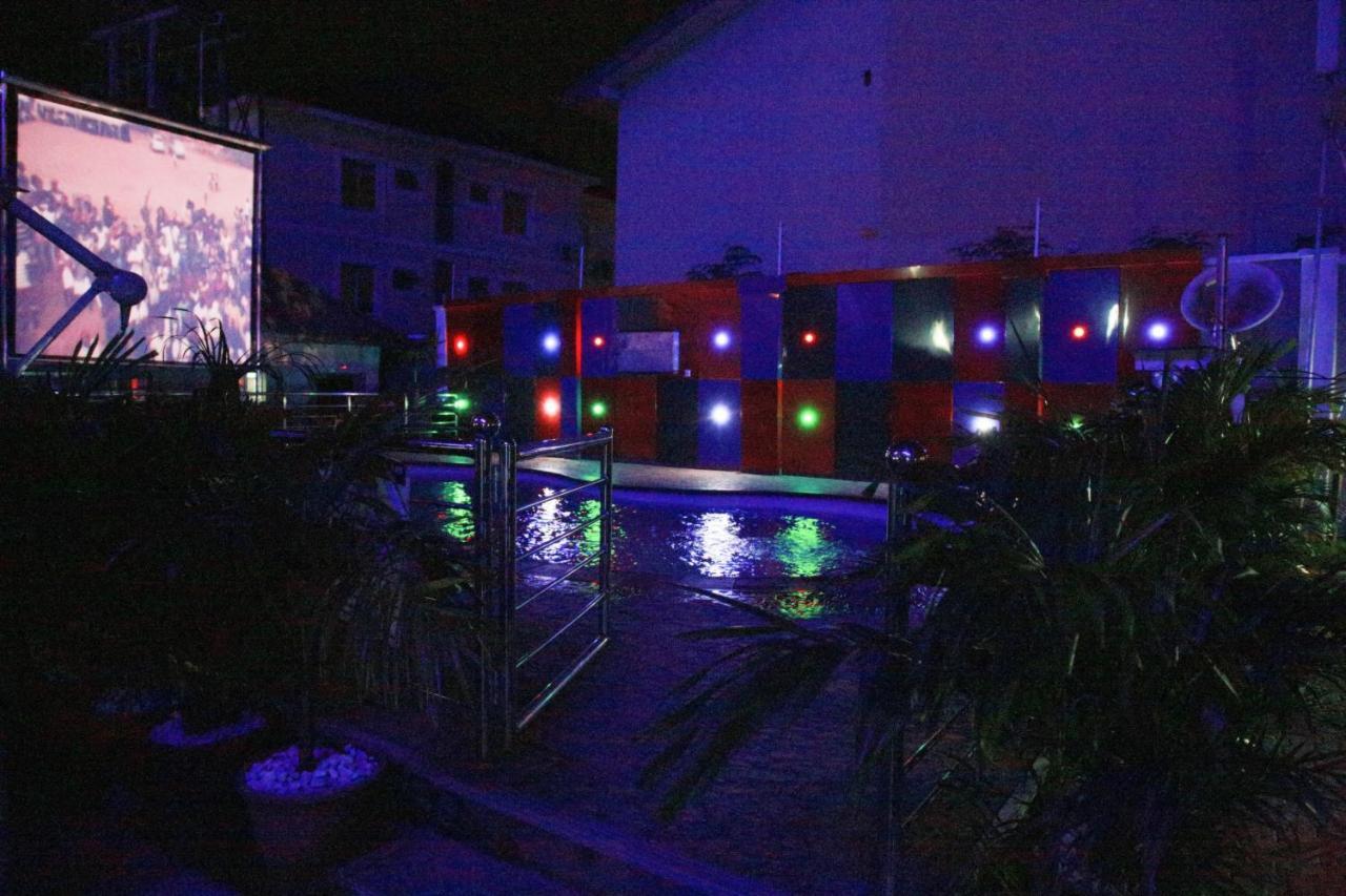 אבוג'ה Western Dreams Hotel מראה חיצוני תמונה